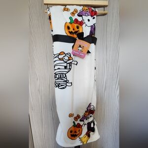 Hello Kitty Halloween Trick or Treat Throw Blanket 60" X 70". NWT